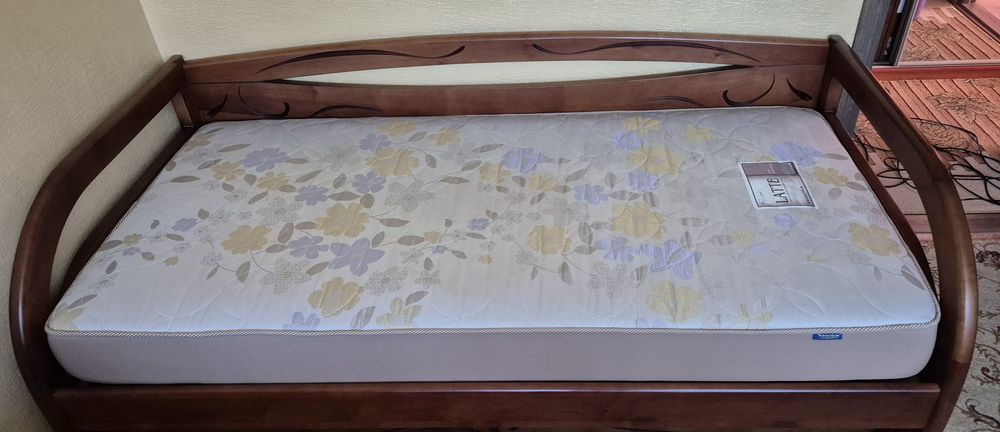 Ліжко-диван підліткове з масиву ясеня 90х200 см із ящиками