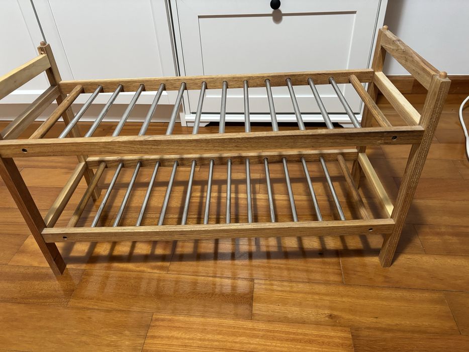 Sapateira em madeira