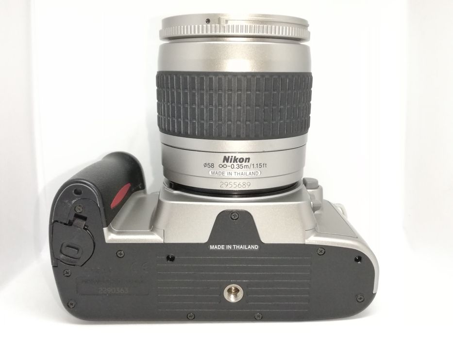 Nikon F 55 + Nikkor AF 28-80mm c/ NOVAS