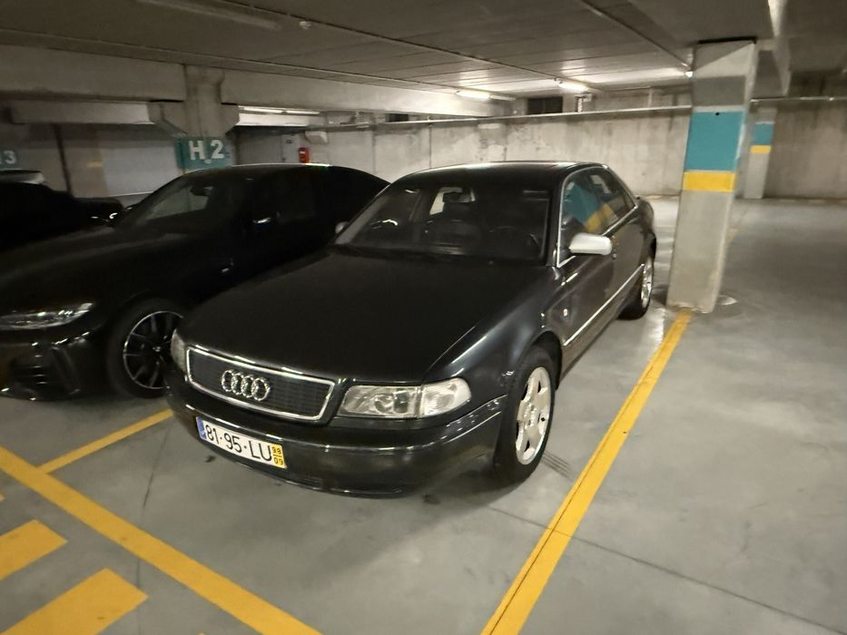 AUDI  A 8   2.8 Automático  Nacional