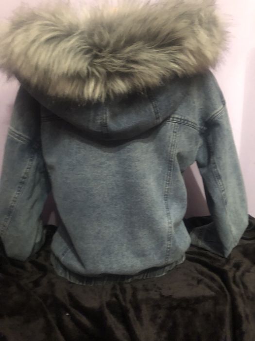 Kurtka jesnsowa zimowa z futerkiem bomberka