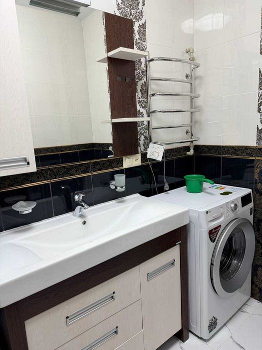 ВІД ВЛАСНИКА! Продам 1 к/к на землі (вул.Садова, біля Шторму)