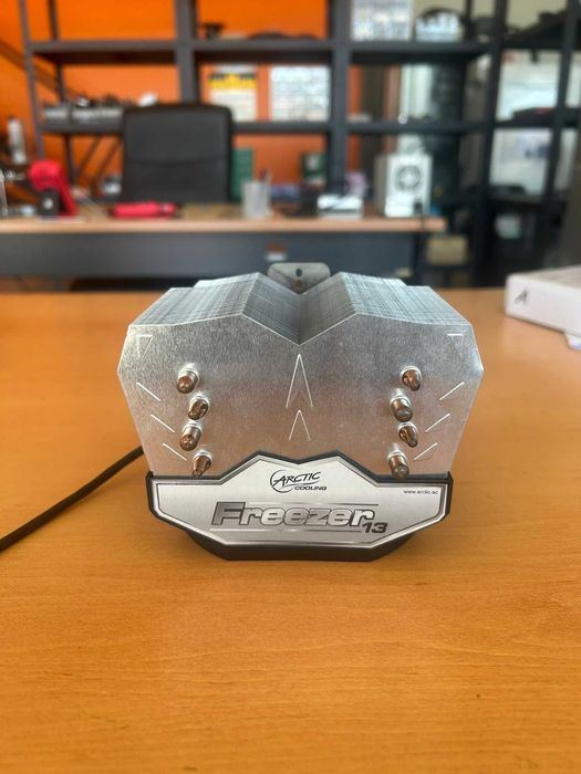Cooler de CPU Artic Freezer 1364741160351875124