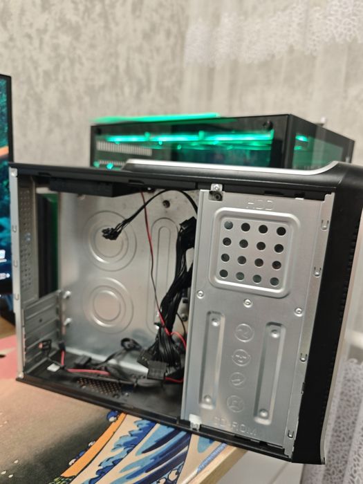 Корпус + блок питания + вентилятор. Лежачие корпусы для ПК.