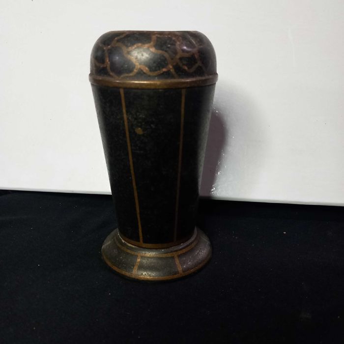 Jarra vintage em latão