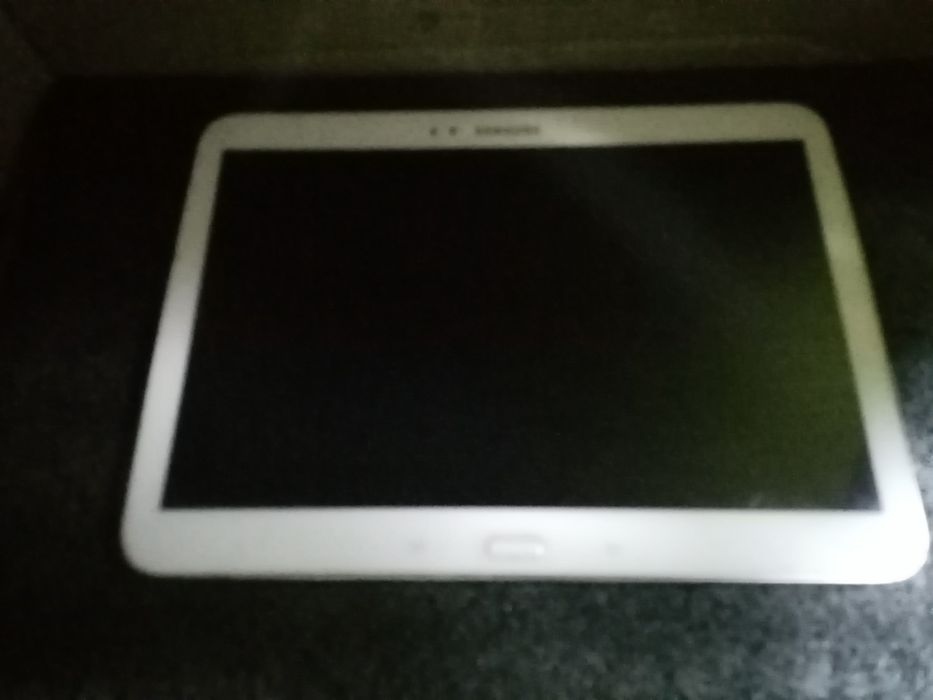 Планшет Samsung Galaxy Tab 3 GT-P5200 10.1  (SM-T220)