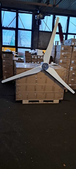 MAX2000 Elektrownia turbina wiatrowa 2kW 135cm Średnica 2,8m