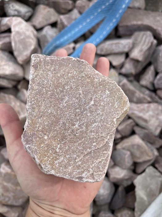 Малиновий кварцит для бані