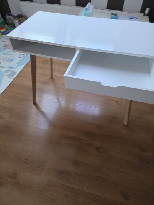 Biurko z szufladką