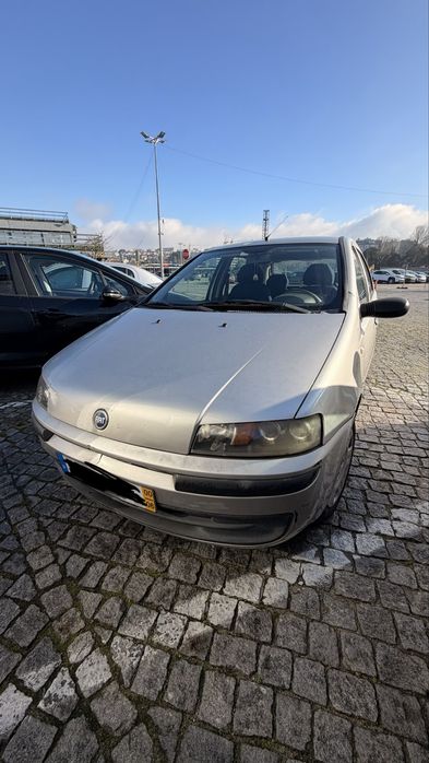Fiat punto ano 2000 mês 6