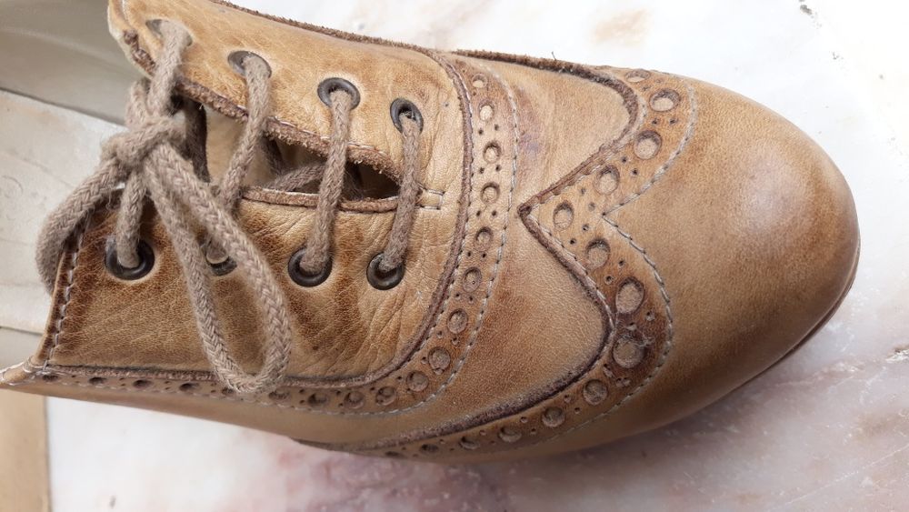 Sapatos salto alto camel