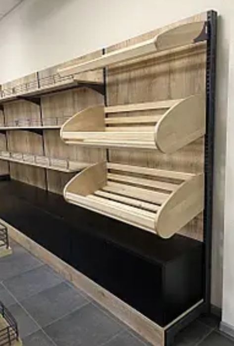 Торгові стелажі та торговельне обладнання с торговими горками