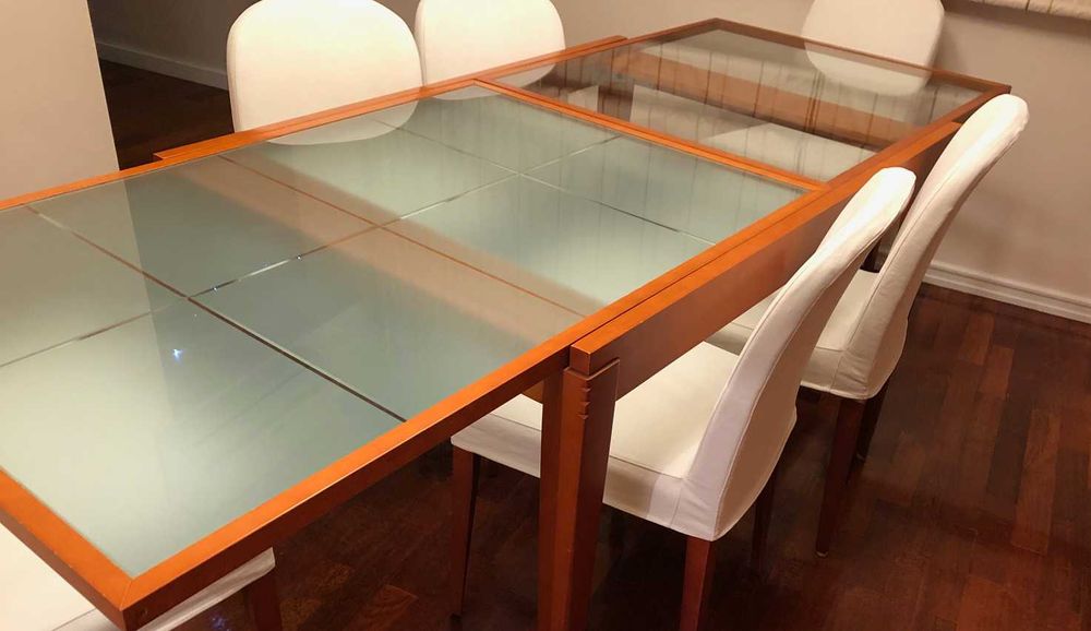 Excelente oportunidade - Mesa extensível com cadeiras