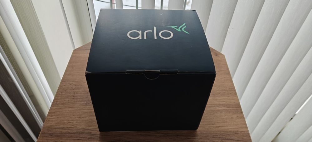 Безпровідні камери відеоспостереження Arlo Pro 4