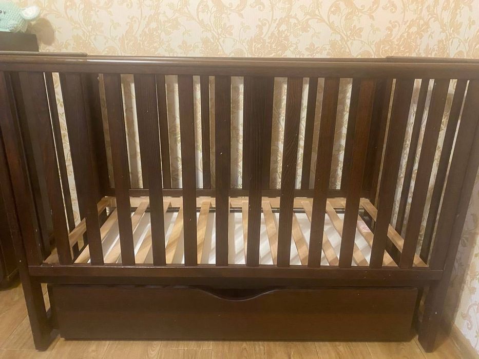 Детская кроватка с матрасом
