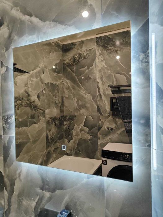 Дзеркало з LED підсвіткою в ванну кімнату в рамці кругле прямокутне