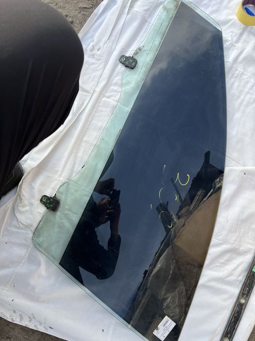 Продам стекло на лансер Х