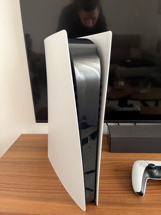 Playstation 5 (2022) 825GB Digital