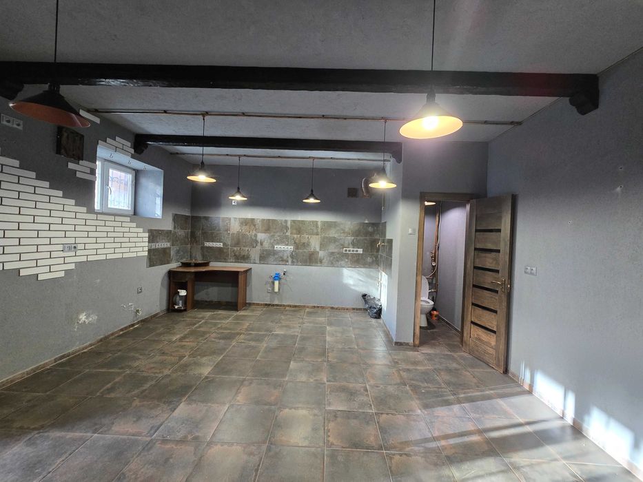 Комерційне приміщення з гарним ремонтом в новому  розвиненому районі!