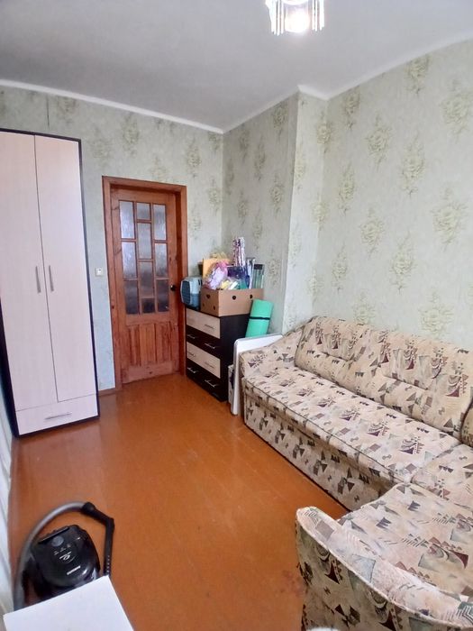 Продам Цілий Будинок на 3 сотках землі, є гараж.