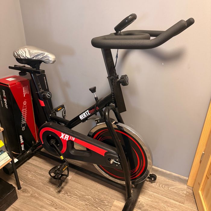 Rower spinningowy stacjonarny Herts Fitness xr110