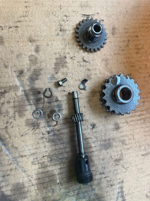 Napęd obrotomierza komplet, zębatka wału etz 125/150