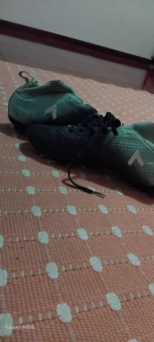 Chuteira Adidas como nova