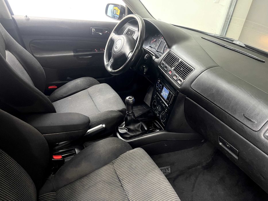 VW GOLF IV preto