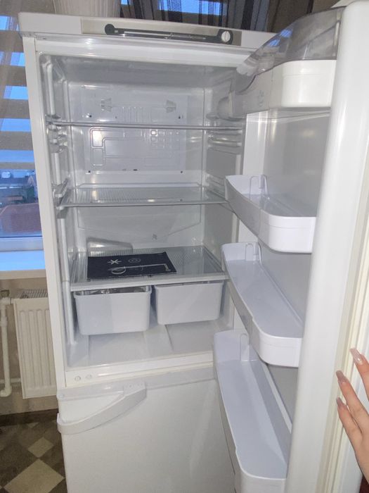 Холодильник indesit
