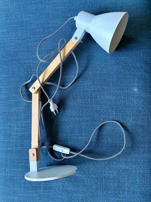 Lampa regulowana na biurko