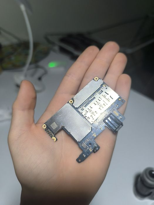 Продам материнську плату від телефона samsung galaxy a11