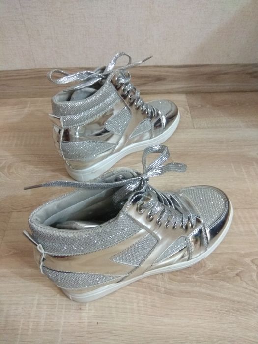 38 Lion Sneakersy na koturnie