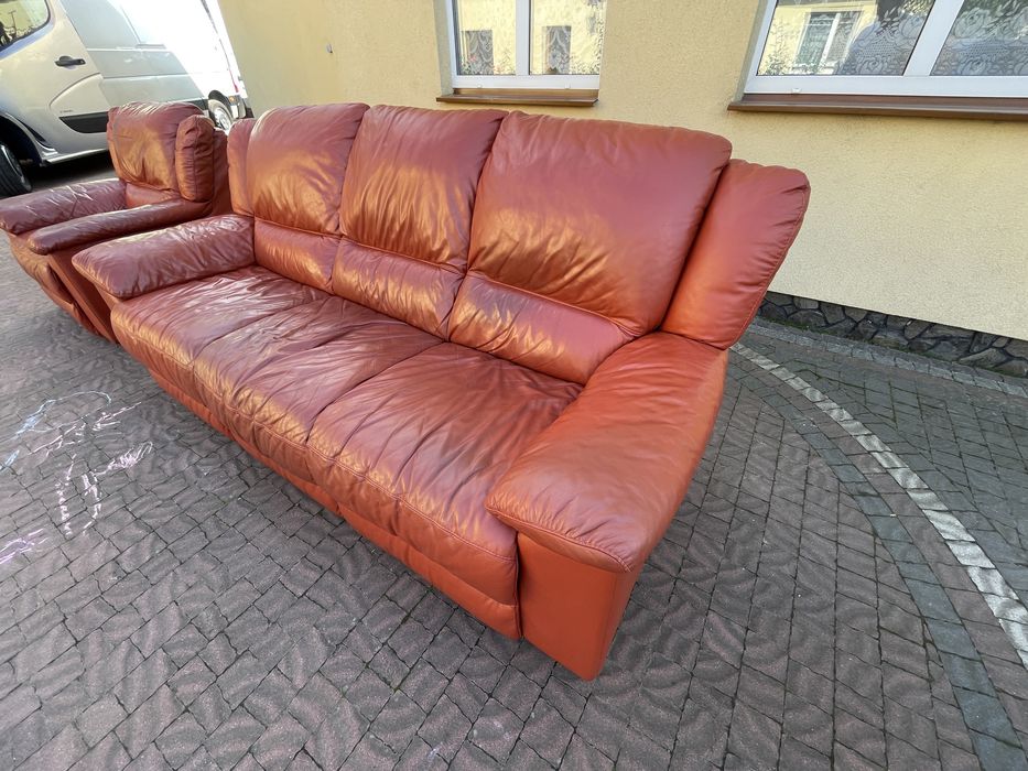 Шкіряний диван з кріслом