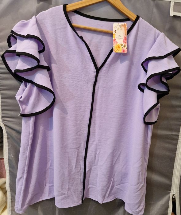 Vendo blusas novas com etiqueta