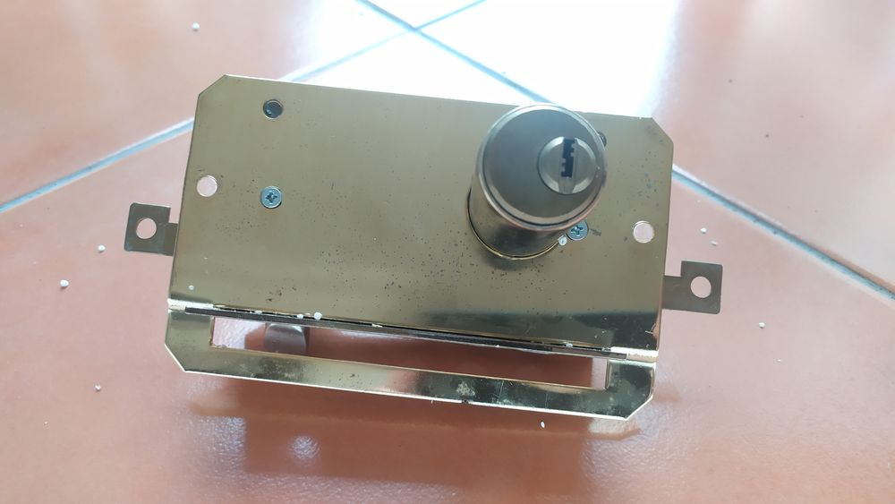 FAC Fechadura Sobreporner S-90AP