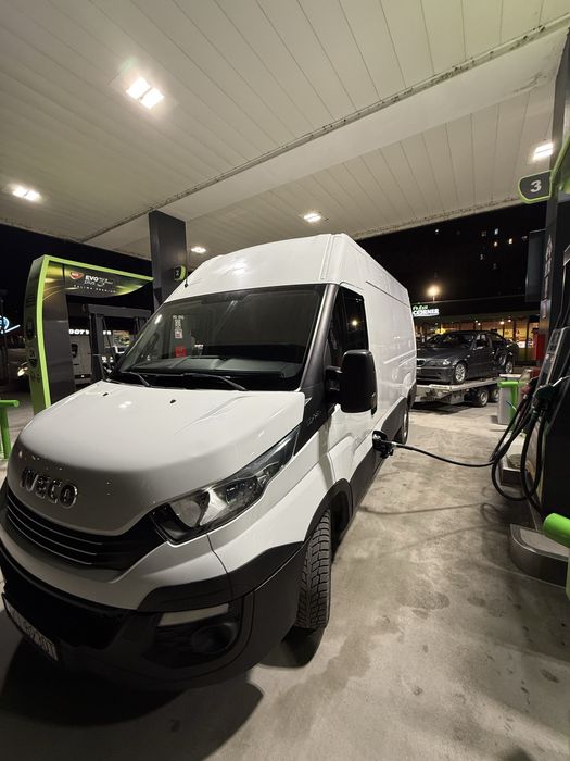 Wynajem busa Iveco Daily L3H3 Hak uciąg 3.5t Stalowa Wola i okolice