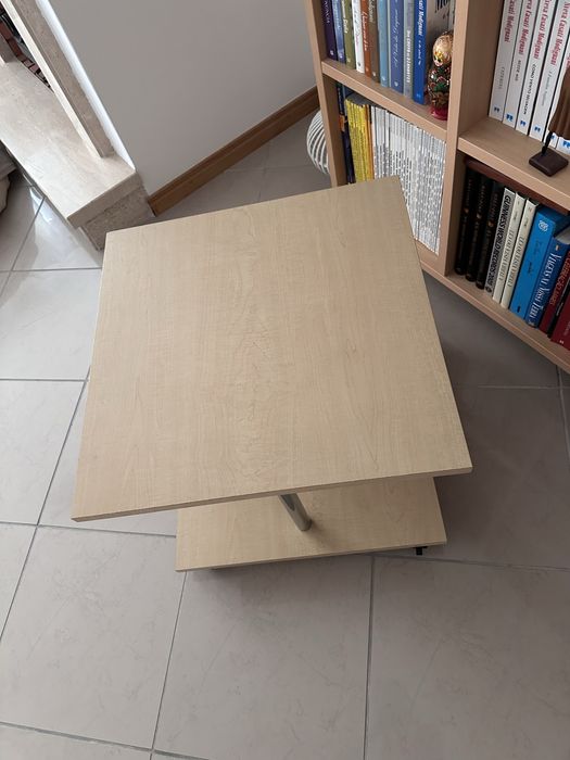 Cabeceira /mesa de apoio madeira e metal com rodinhas