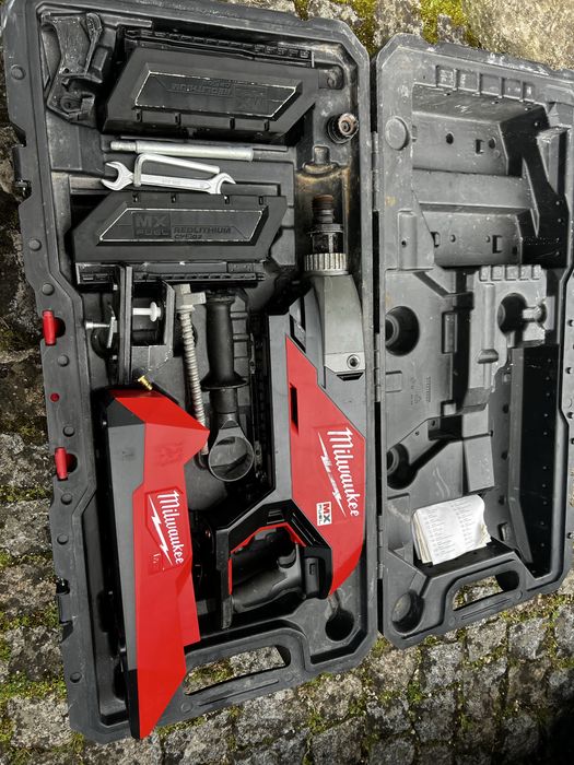 Maquina caroteadora a bateria