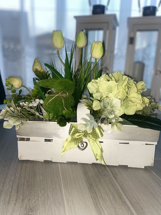 Kompozycja kwiatowa stroik Wielkanoc tulipany silikon wiosenna
