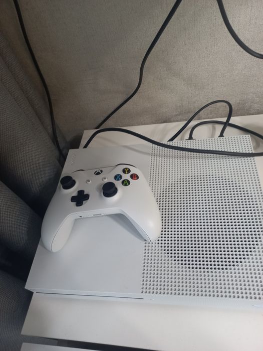 Xbox one s 1 tb.