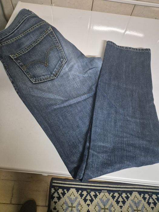 Calças jeans, 1 novas nunca usadas  da Manila Grace, N.38. 1 da Levis em muito bom estado, N. 38