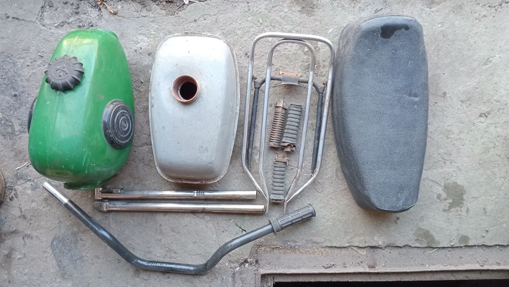 Запчасти мопеда Рига.