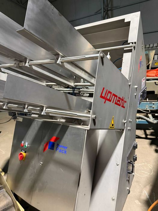 Upmann podajnik do tacek punetek