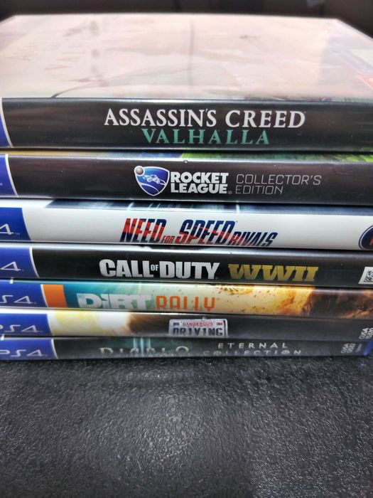 Zestaw 7 gier na PS4 assassin,rocket,nfs,call of duty, dirt, driving, diablo