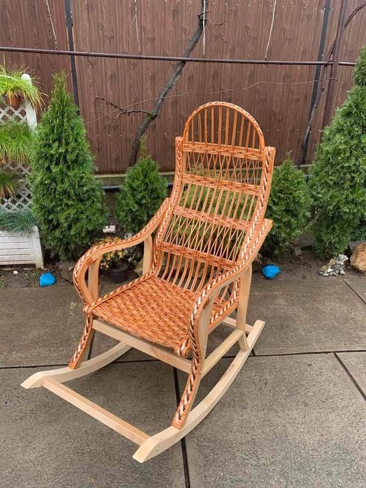 Крісло гойдалка плетене з лози розбірне букове