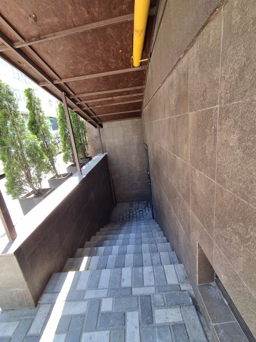 Здам приміщення ЖК Сяйво1 вул Університетська 150м2