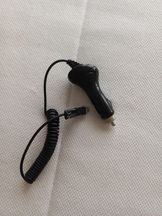 Nowa solidna ładowarka samochodowa micro USB czarna