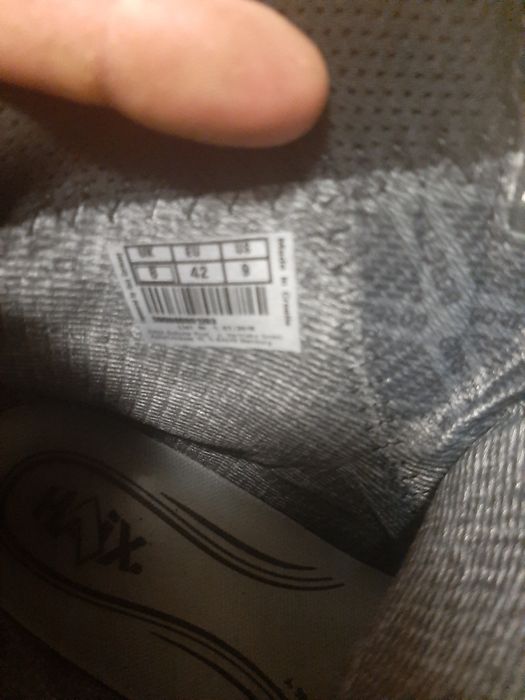 Продам воение берци