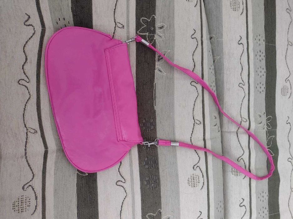 Różowa torebka..