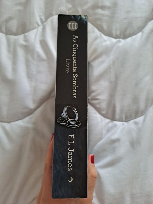 Livro "As Cinquenta Sombras Livre" de E L James